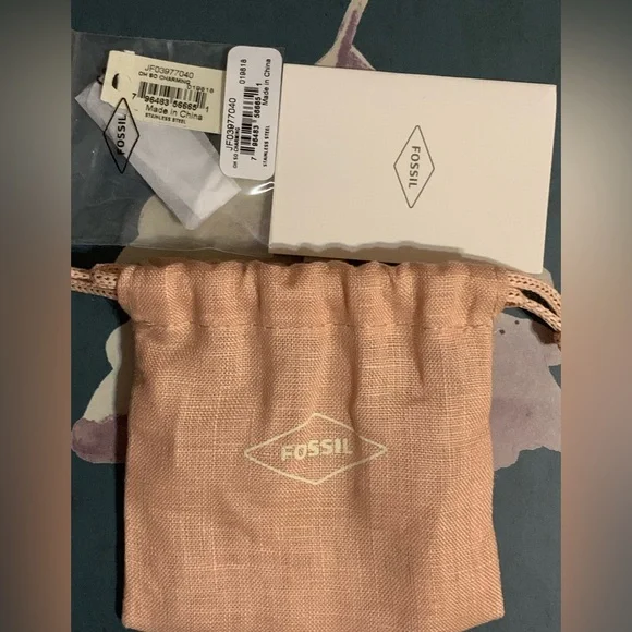 Fossil engagement ring charm - Picture 4 of 15